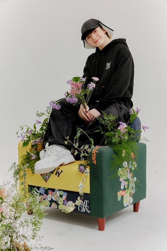 [잡담] 세븐틴 우지와 로맨틱크라운의 추구하는 스타일이 다른 것 같은데 | 인스티즈