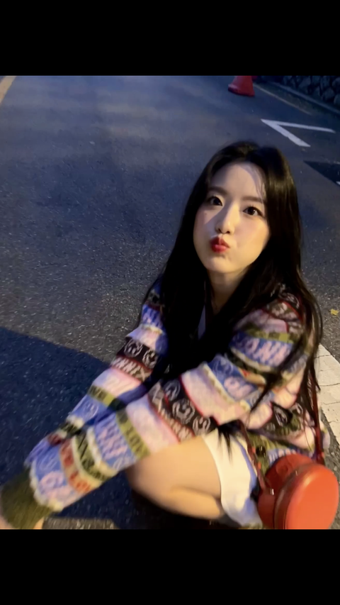 [잡담] 슈화 이 가디건 정보 아는 사람??????? 개이쁜데 | 인스티즈