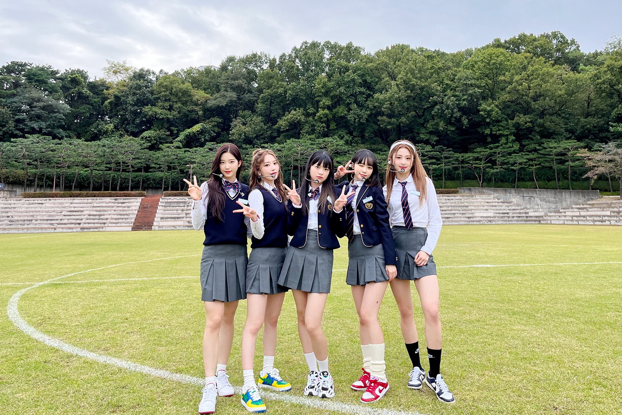 [잡담] 르세라핌 빌보드200 14위! | 인스티즈