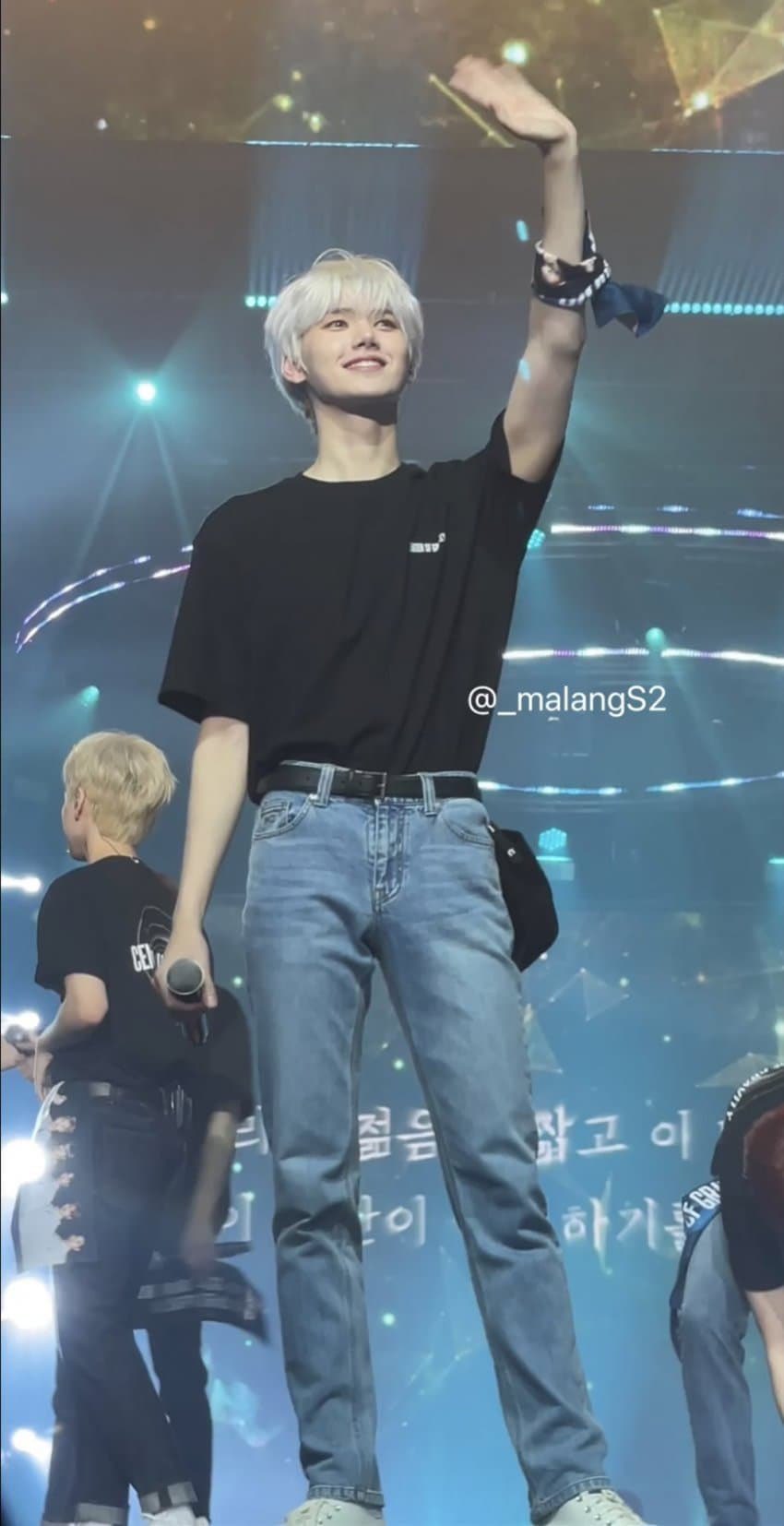 [잡담] 이 얼굴에 185에 노래잘하는거 개사기임 | 인스티즈