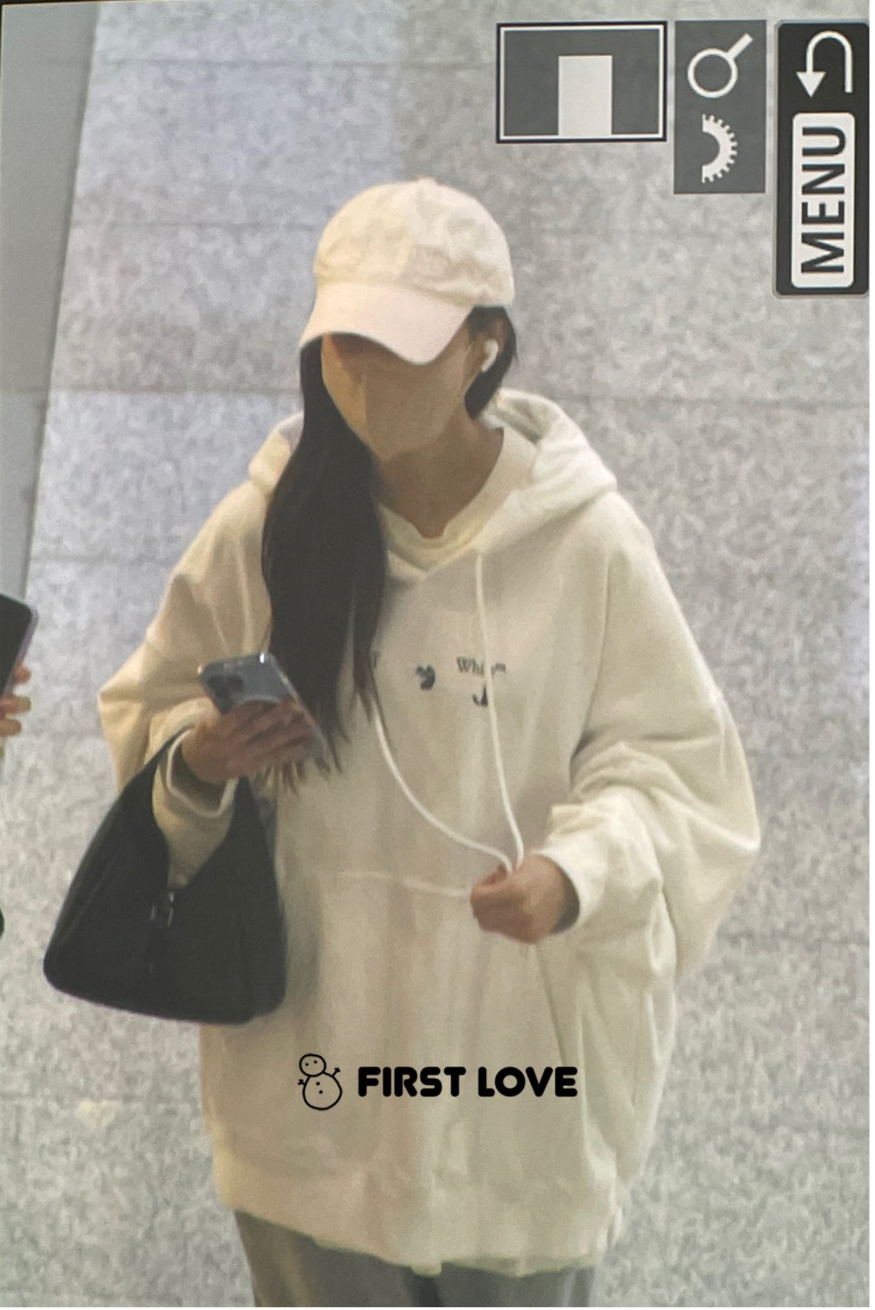 [잡담] 윈터 이 후드티 어디껀지 아는사람??ㅠㅠ | 인스티즈