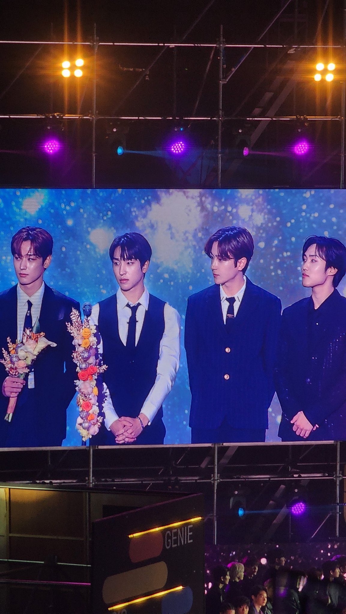 [잡담] 전광판 더보이즈 짜릿하다 | 인스티즈