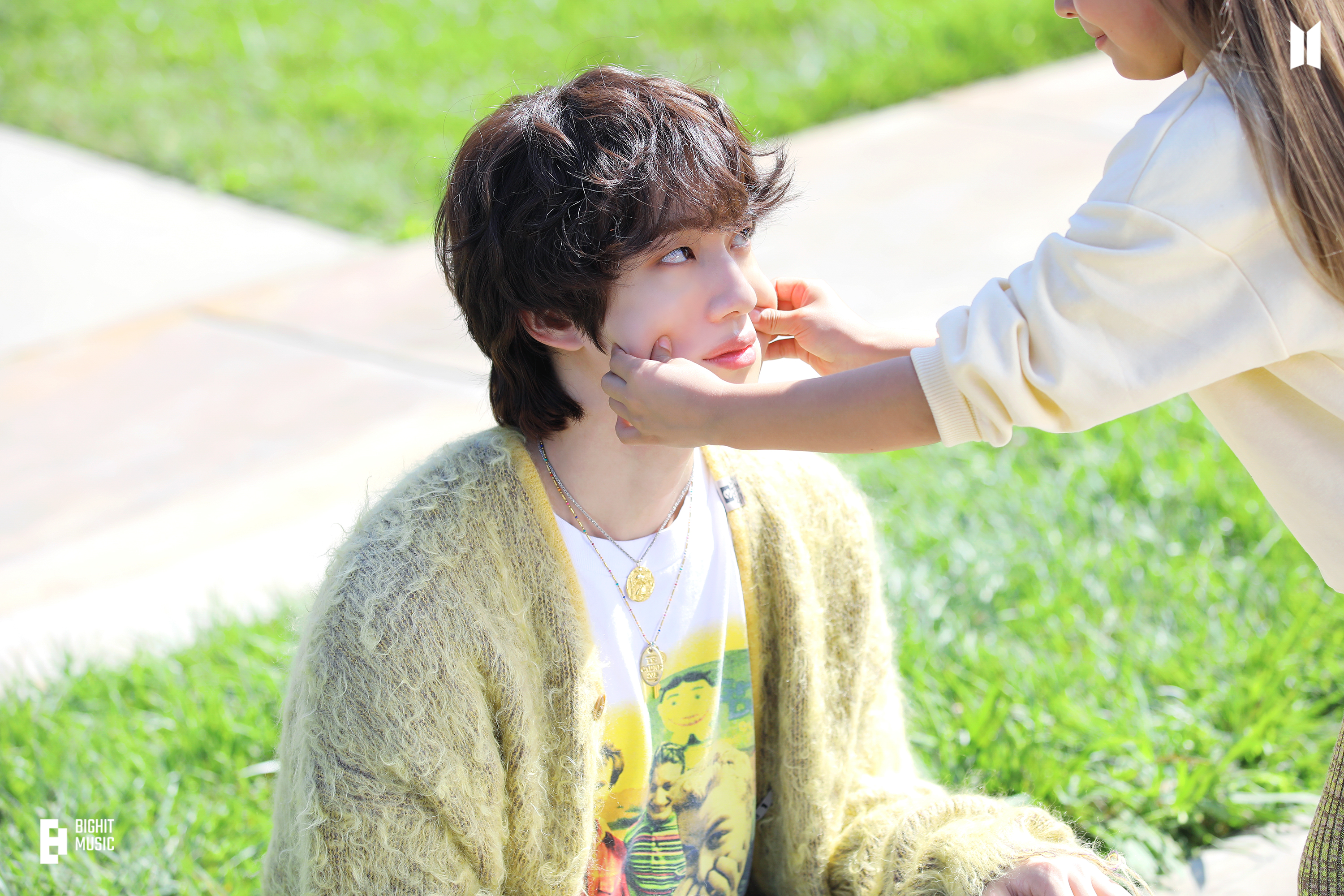 [잡담] 방탄 진 긴 수식어 없이 걍 미남이라고만 하는거 개웃기다 | 인스티즈