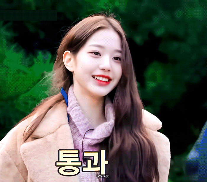 [잡담] 장원영 몇년전엔 그렇게 예쁜가? 싶었는데 | 인스티즈