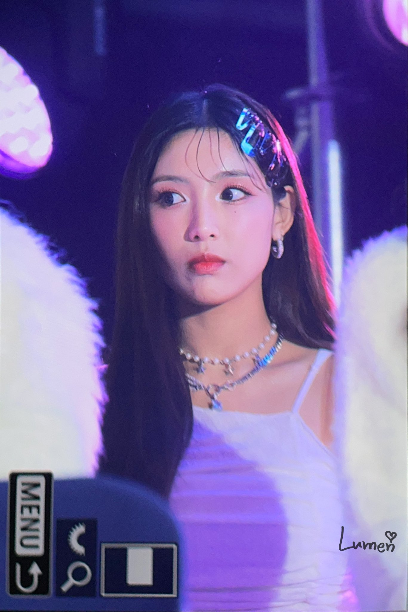 [잡담] 프듀 출신 라잇썸 초원 이목구비 장난 아니다 | 인스티즈