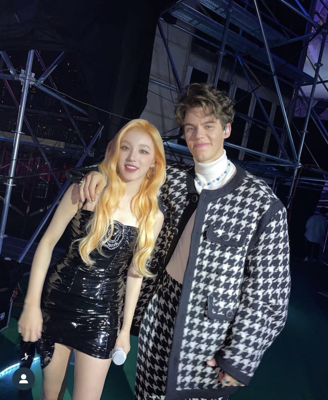 [잡담] 우기 옆에 누구야 ? | 인스티즈