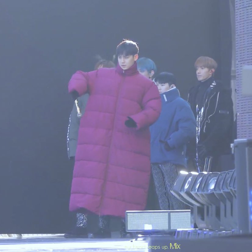 [잡담] 이거 패딩이 아니고 침낭아님? | 인스티즈