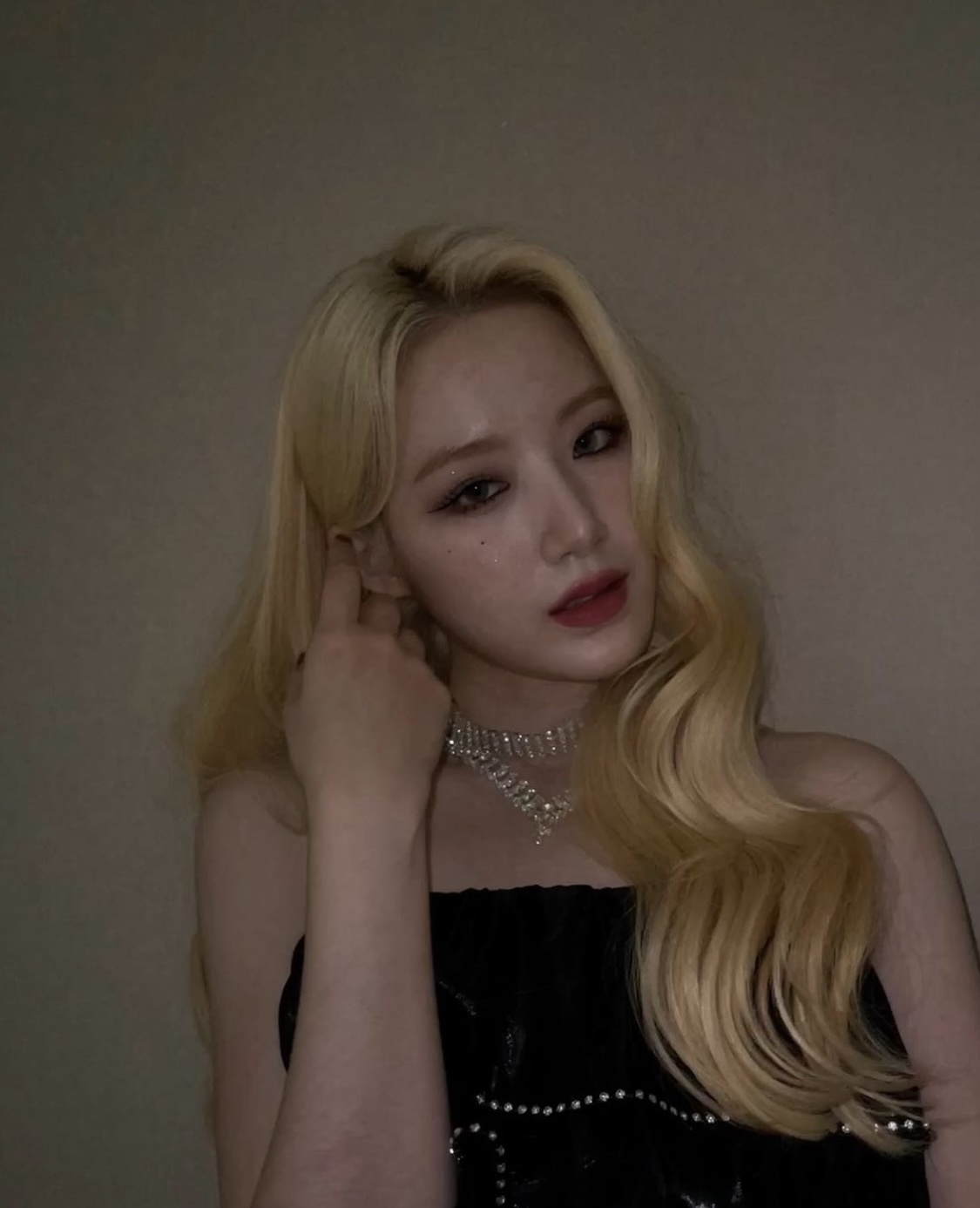 [잡담] 본인 얼굴 믿고 조명 버린 여자 아이돌 | 인스티즈