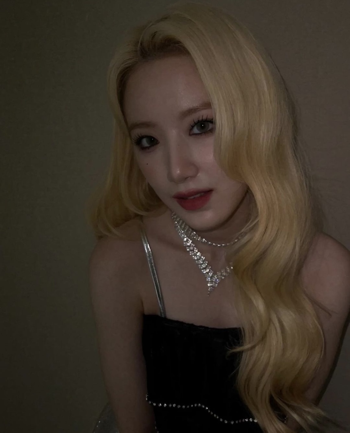 [잡담] 본인 얼굴 믿고 조명 버린 여자 아이돌 | 인스티즈