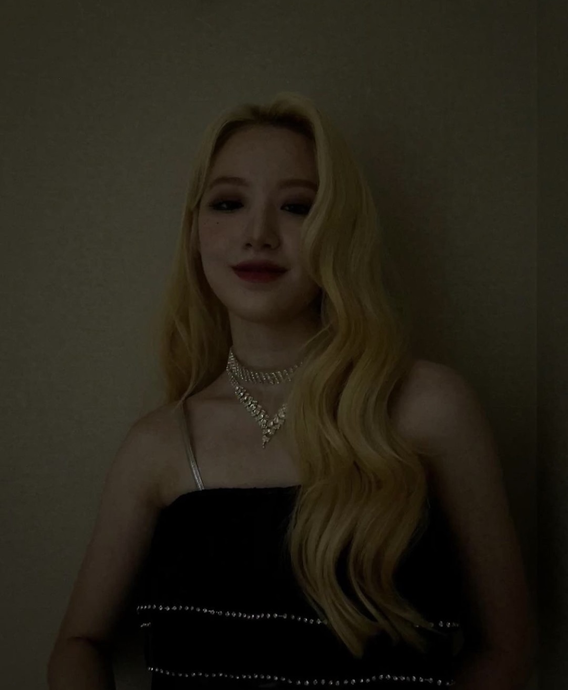 [잡담] 본인 얼굴 믿고 조명 버린 여자 아이돌 | 인스티즈