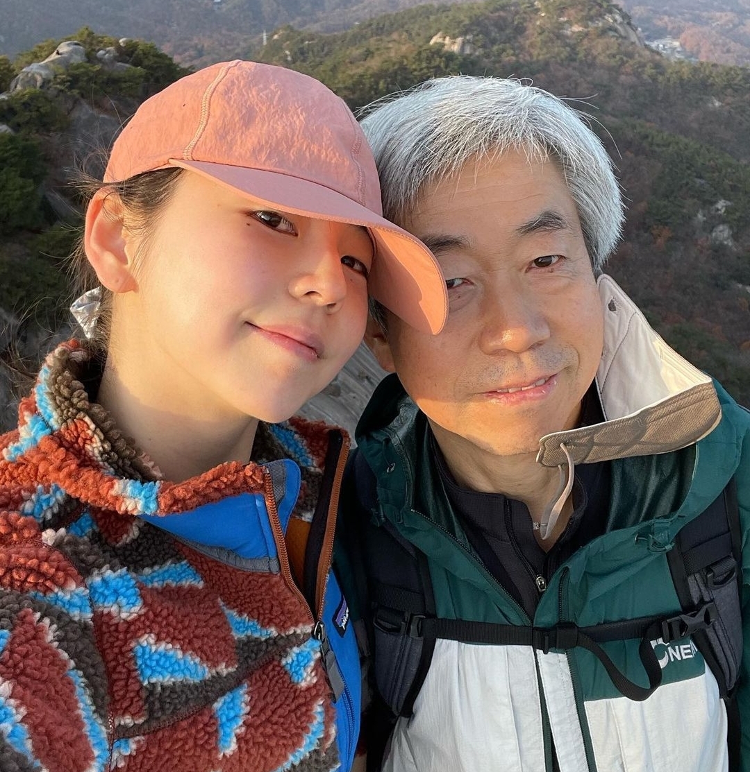 [잡담] 와 안소희 아부지랑 진짜 걍 똑같음ㅋㅋㅋㅋㅋㅋ | 인스티즈