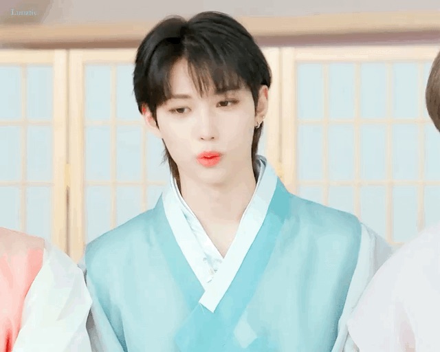 ㄱ [잡담] 얘는 왼같아 른같아?? | 인스티즈