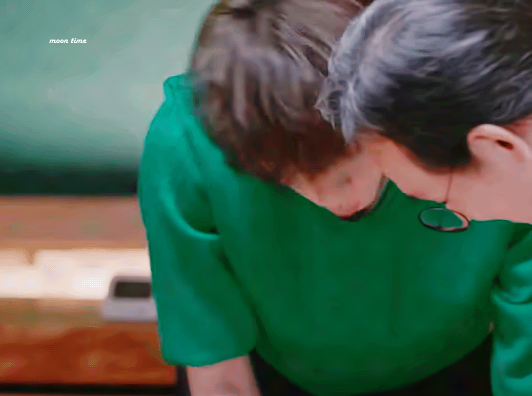 [잡담] 방탄 진 생활애교 부리는거 보니 왜 뽀뽀 많이 당하는지 알겠음 | 인스티즈