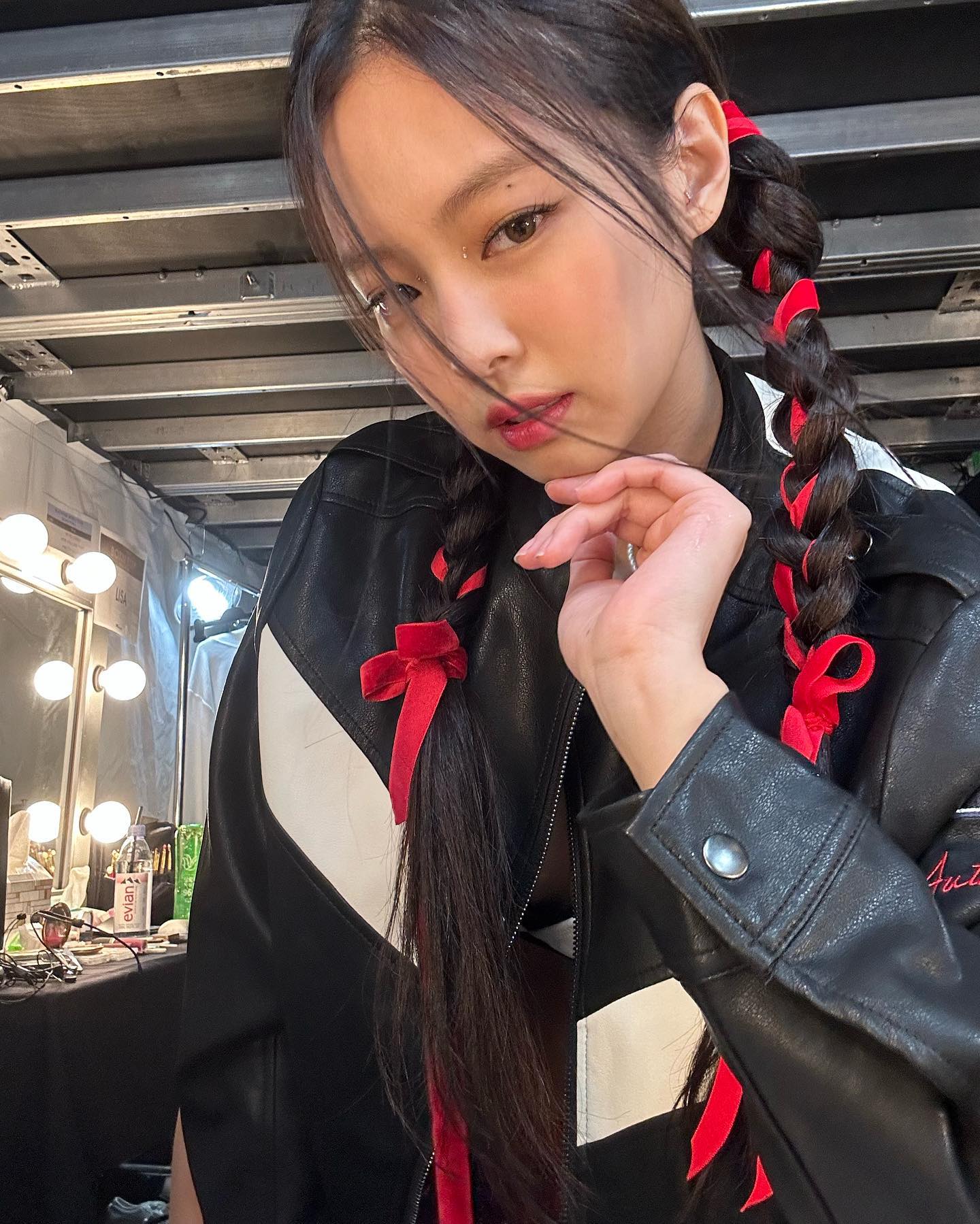 [잡담] 역시 제니레드 필승이다 제니 인스타 이뻐ㅠㅠ | 인스티즈