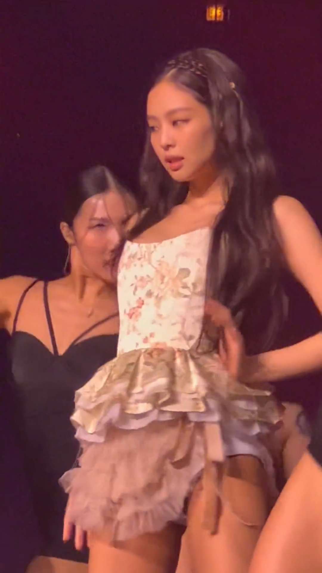 [잡담] 제니 오늘 유앤미 의상도 예뻤네 - 인스티즈(instiz) 연예 카테고리