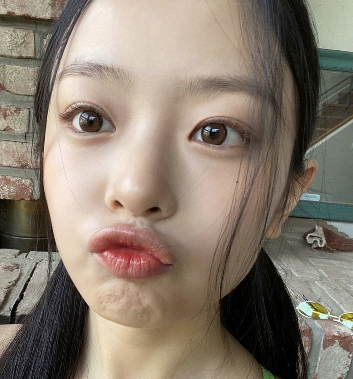 [잡담] 하니 이거 렌즈 낀 건가ㅜ 낀 거면 뭘까 | 인스티즈