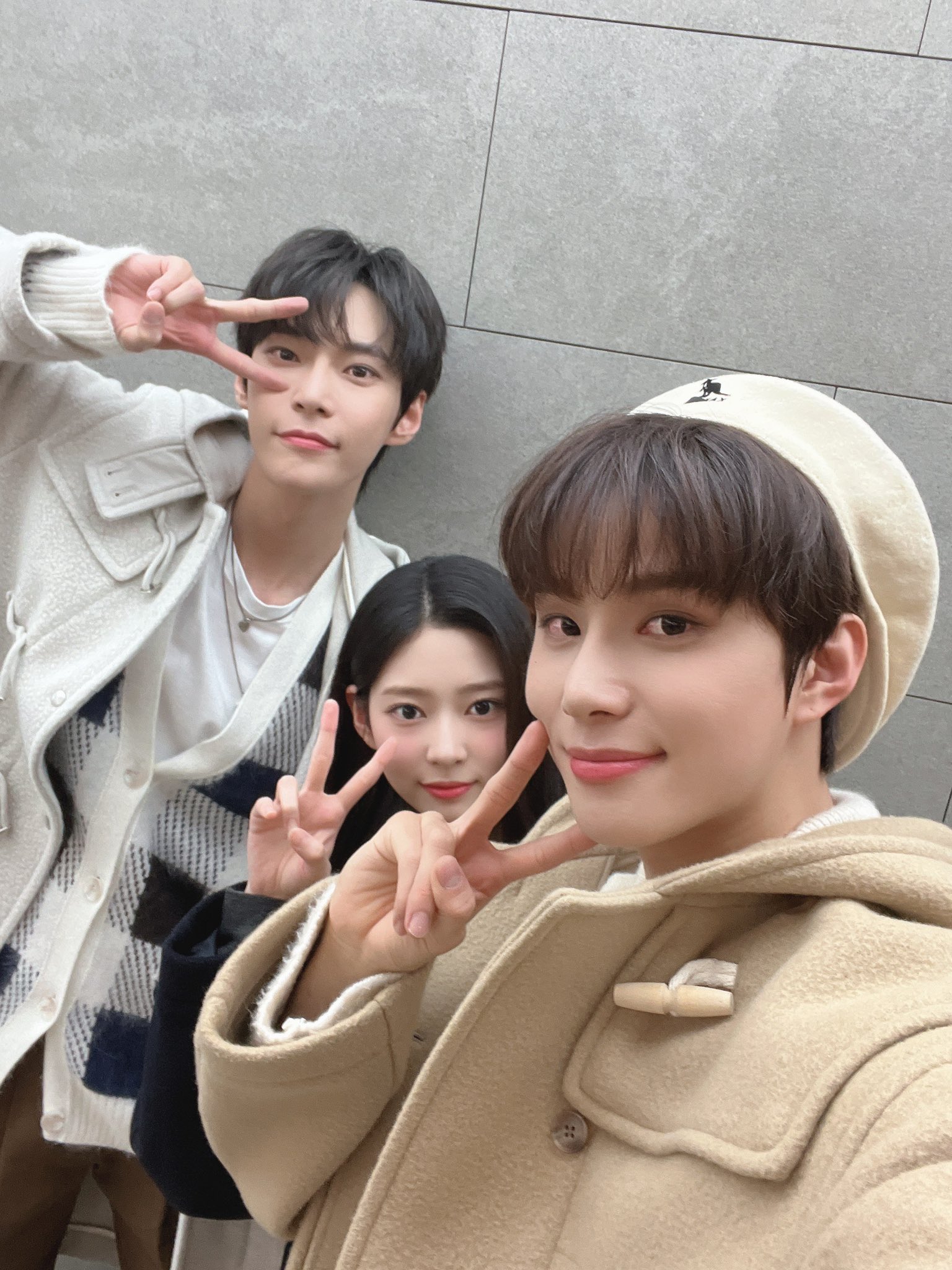 [잡담] 내가 좋아하는 비쥬얼 셋이 붙어있으니까 좋다 | 인스티즈