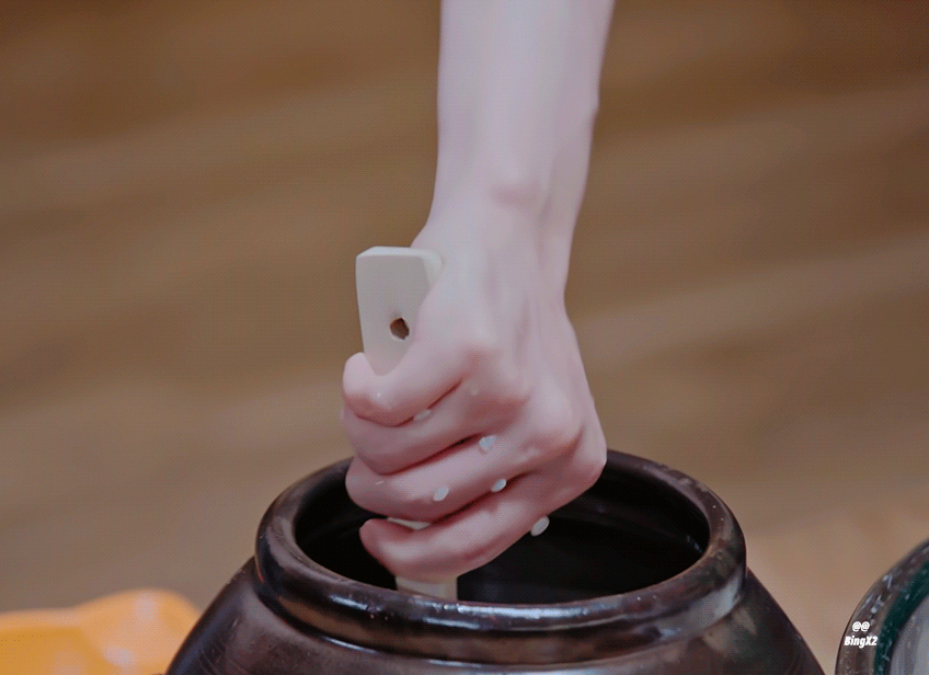 [잡담] 김석진 손에 머야 | 인스티즈