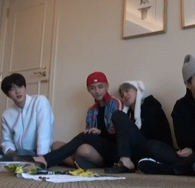 [잡담] 방탄 지민이 종종 한다는 습관적 행동 | 인스티즈