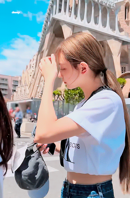 [잡담] 뉴진스 해린 옆에서 걸어보기 | 인스티즈