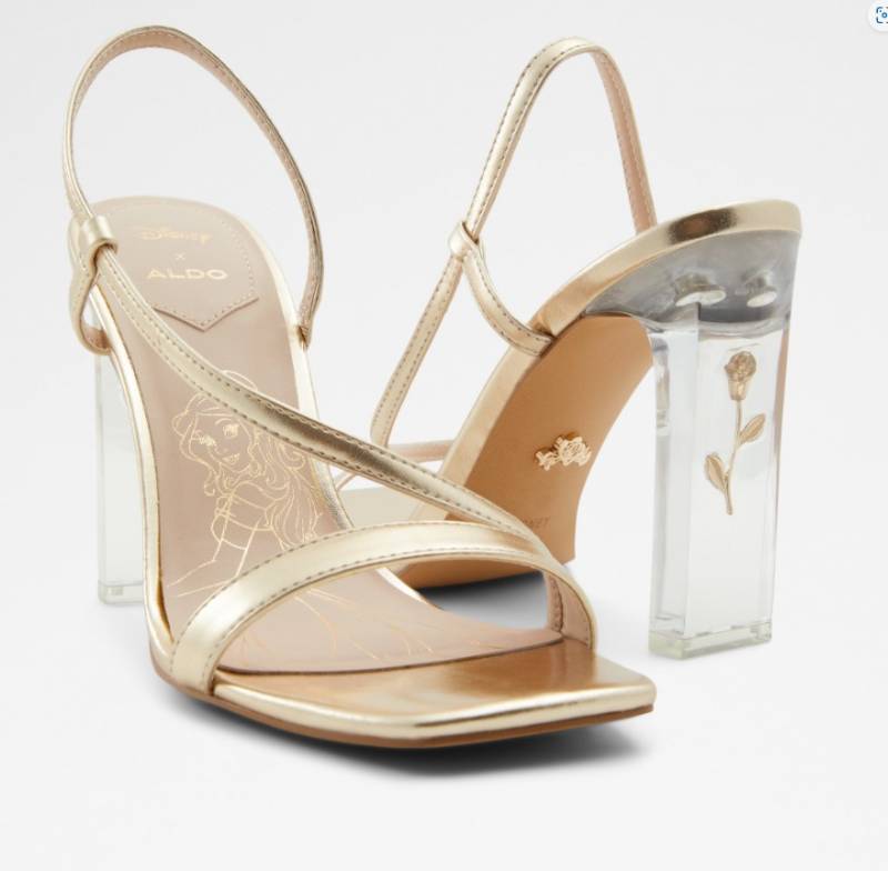 디즈니 콜라보 신발이라는데, 안 신을 것 알지만 갖고 싶어... | 인스티즈