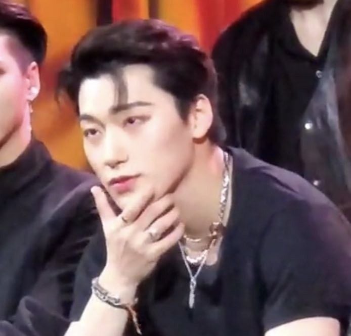 [잡담] 에이티즈 산 이거 무슨 영상이야? | 인스티즈