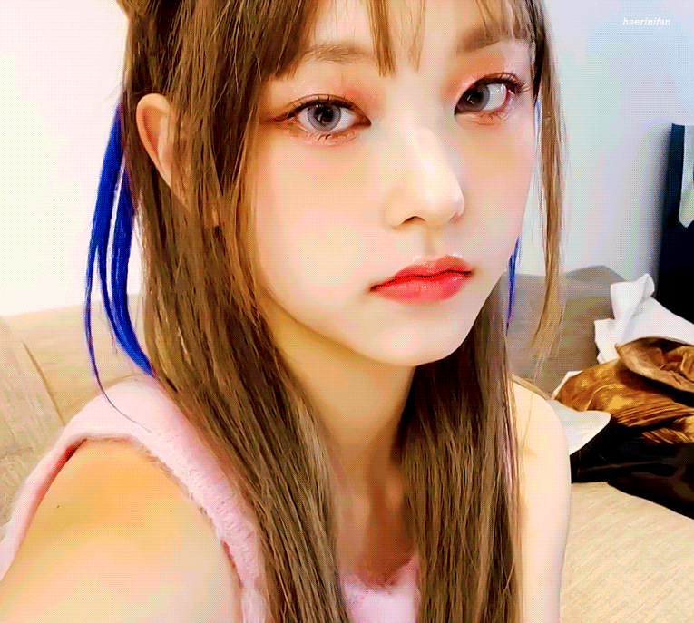 [잡담] 뉴진스 해린이 진짜 고양이가 인간 변하면 저런느낌일듯 | 인스티즈