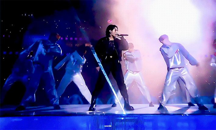 [잡담] 내 기준 정국이 개막식 무대 레전드 사진 TOP 3 | 인스티즈