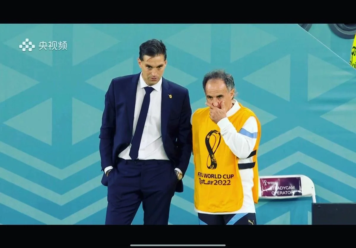 [잡담] 우루과이 감독 쿨톤인듯 | 인스티즈