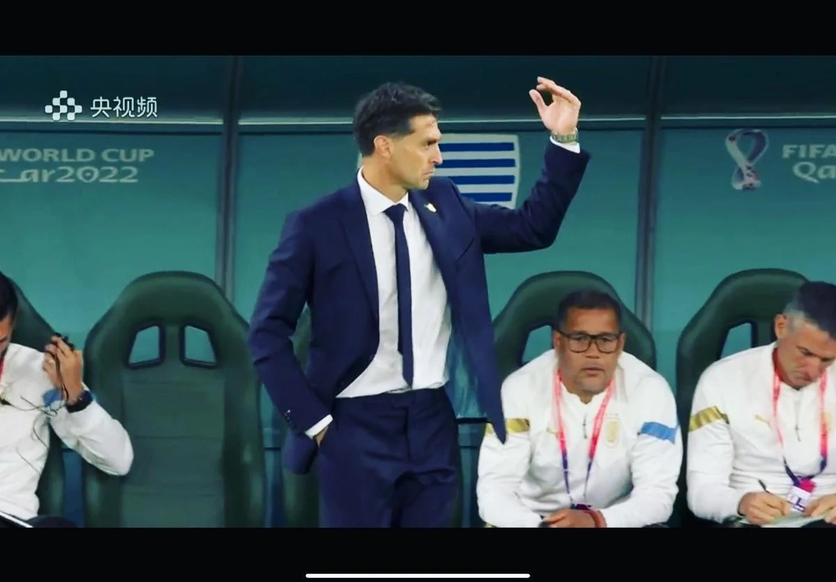 [잡담] 우루과이 감독 쿨톤인듯 | 인스티즈