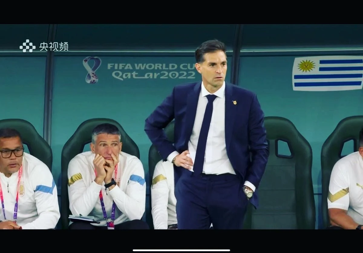 [잡담] 우루과이 감독 쿨톤인듯 | 인스티즈