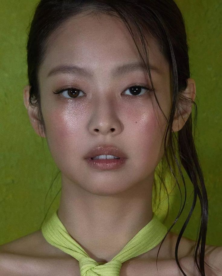 [잡담] 제니 이 사진엔 양쪽 다 렌즈꼈네 | 인스티즈