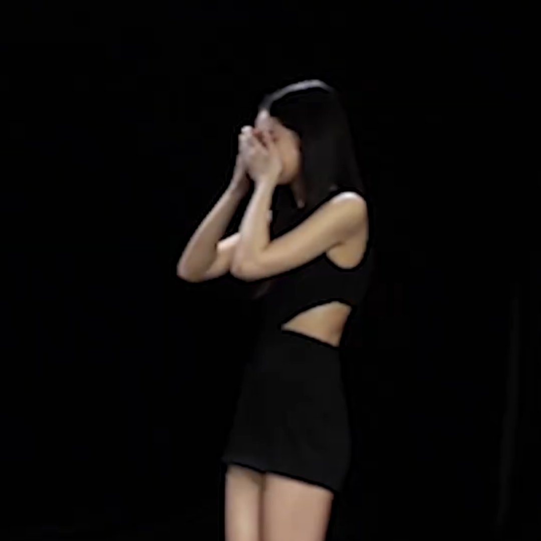 [잡담] 제니 포르쉐 공개되기전에 눈가리고있는거 귀엽ㅋㅋ | 인스티즈