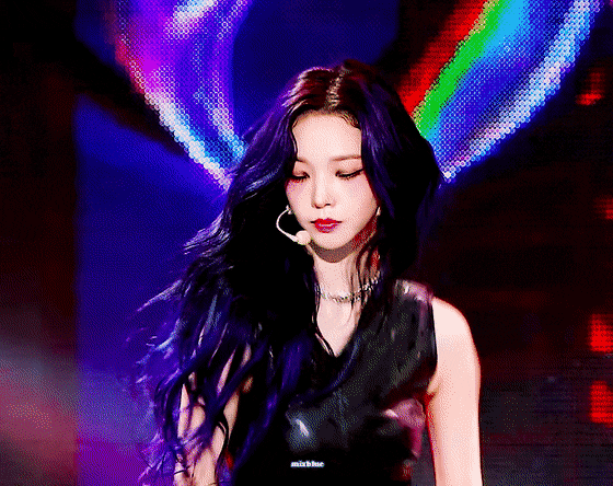 [잡담] 여돌컨셉 중에 이런 홀리는 느낌 너무 좋아 | 인스티즈