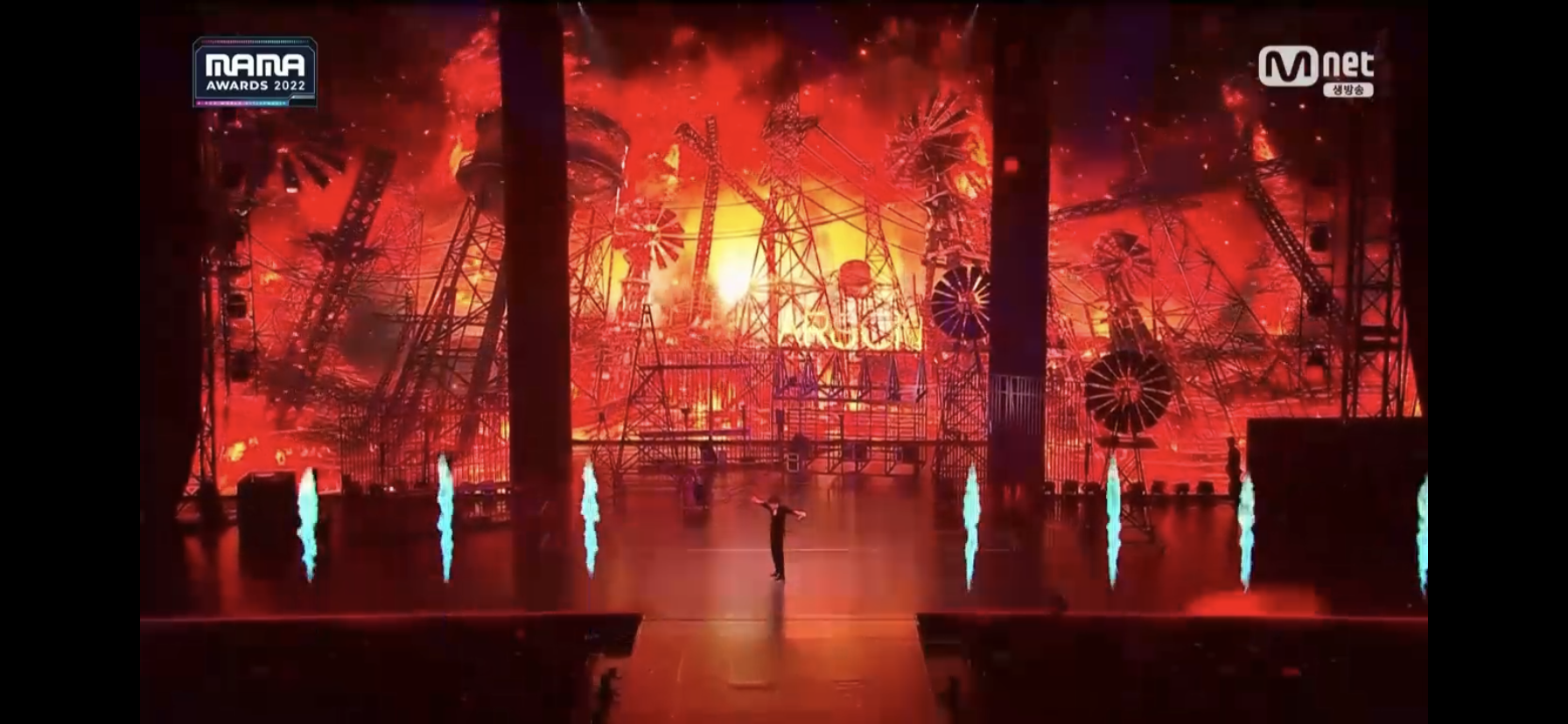 [잡담] 제이홉 무대 멋있어서 캡쳐함 | 인스티즈