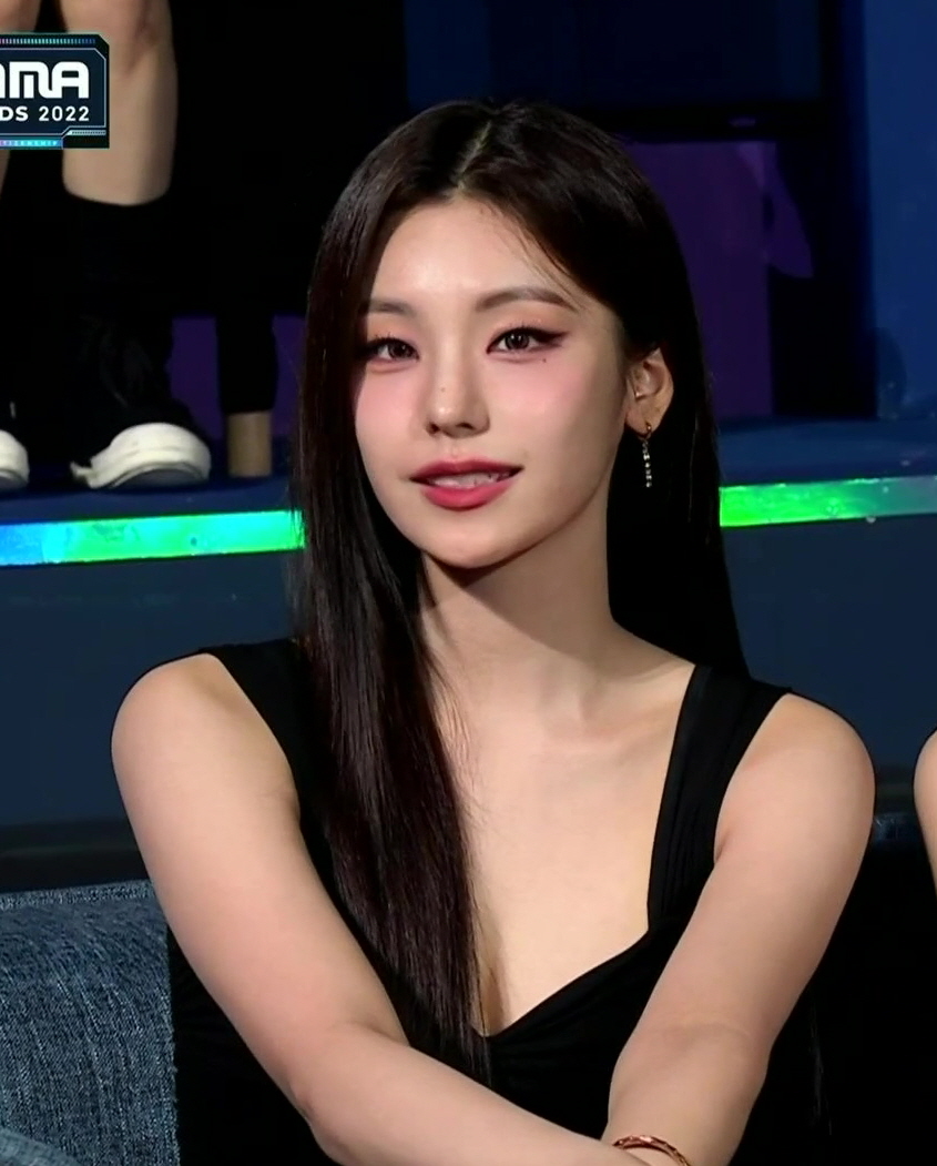 [잡담] 오늘 예지 너무 예뻤다 | 인스티즈