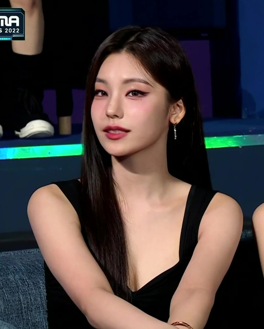 [잡담] 오늘 예지 너무 예뻤다 | 인스티즈