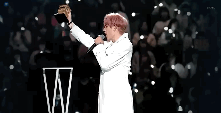 [잡담] 와…방찬 마마 무대 4년 전 신인때랑 어제래 | 인스티즈