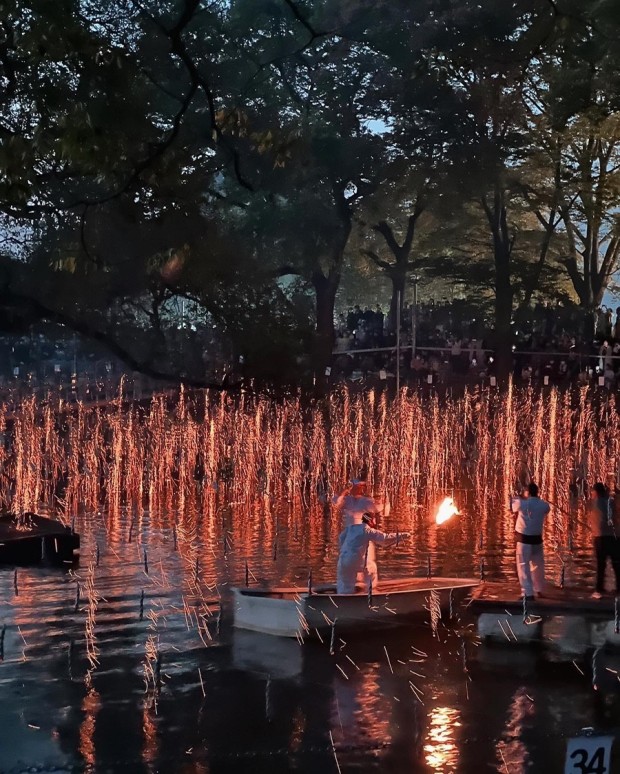 [잡담] 알엠 티저에 전통 불꽃놀이팀 써있는데 | 인스티즈