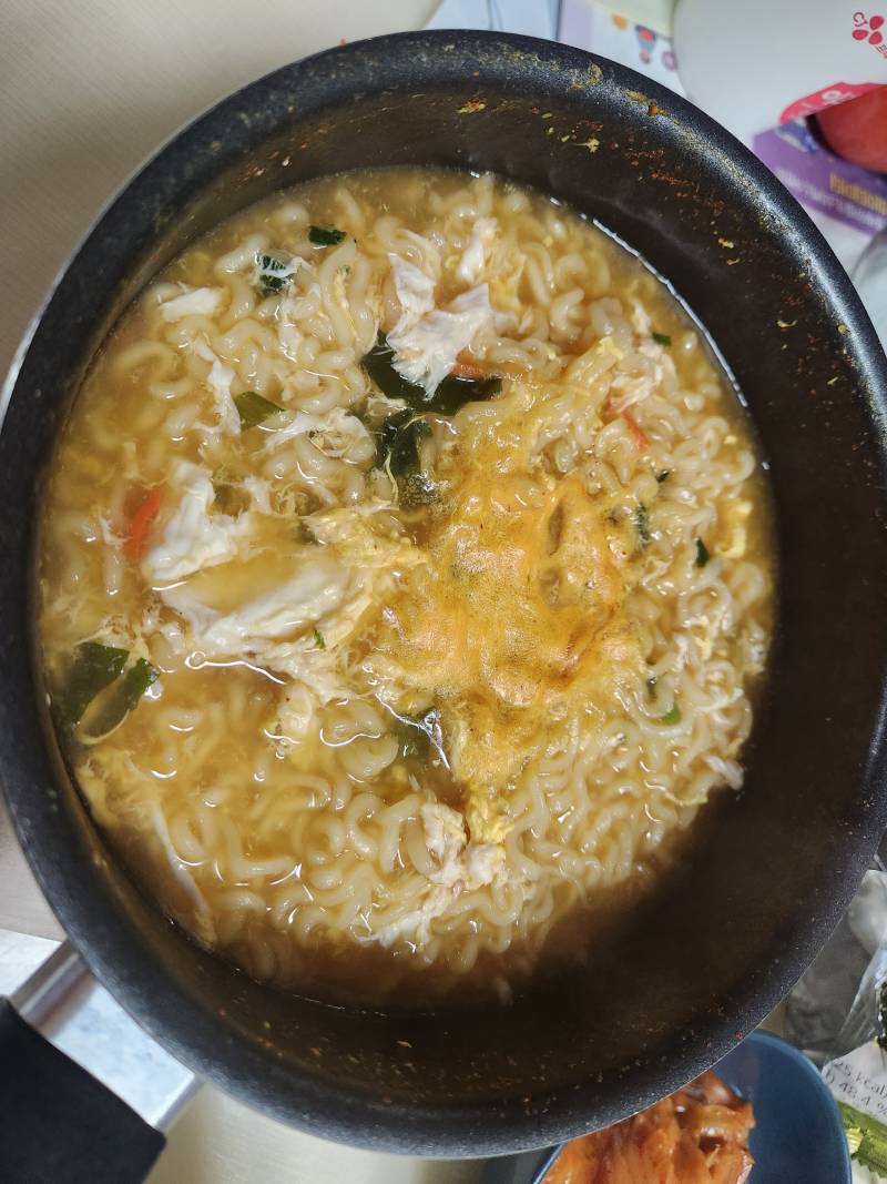 라면 물 너무 많은거지...? | 인스티즈