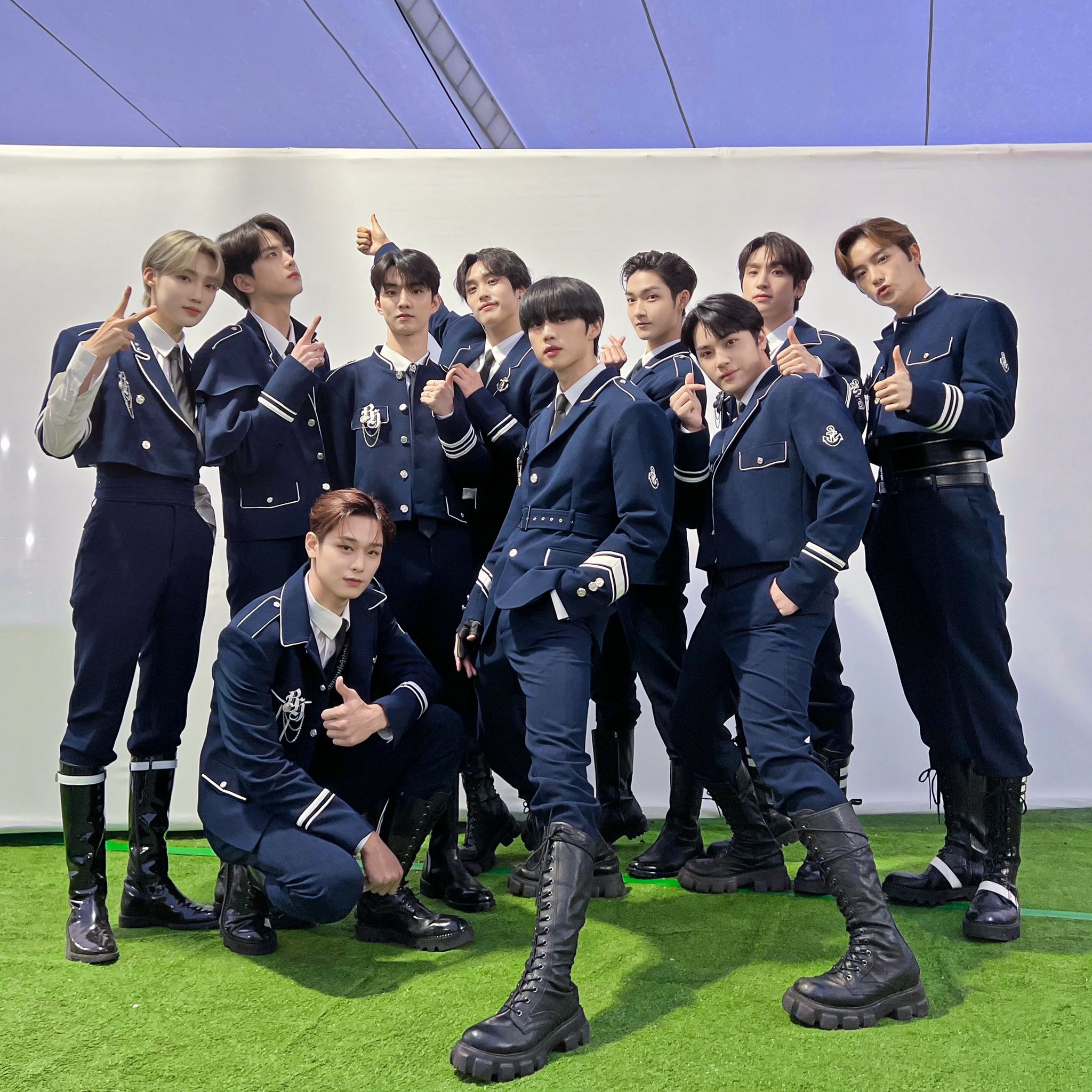 [잡담] 더보이즈 이런옷 입을때 너무 좋음 | 인스티즈