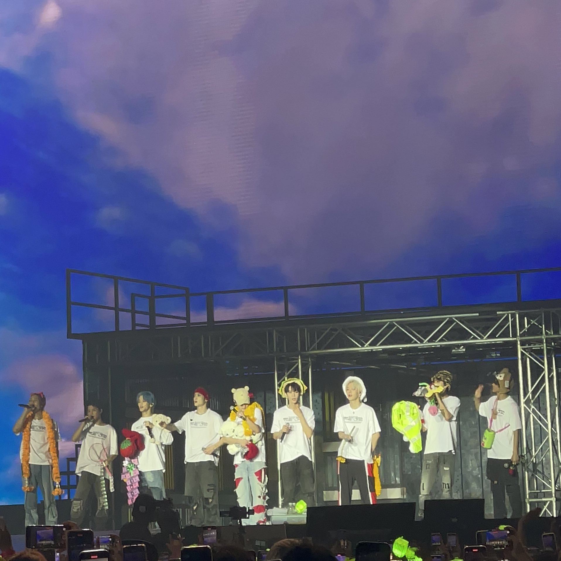 [잡담] 이게 콘서트장이야 패션쇼야 (ㅈㅇ 127) | 인스티즈