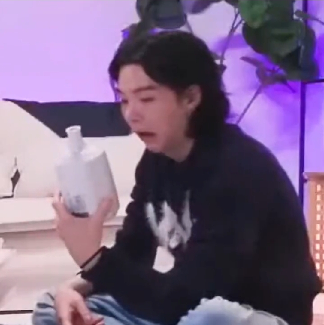 [잡담] 방탄 슈가 표정 왜구러는데 | 인스티즈