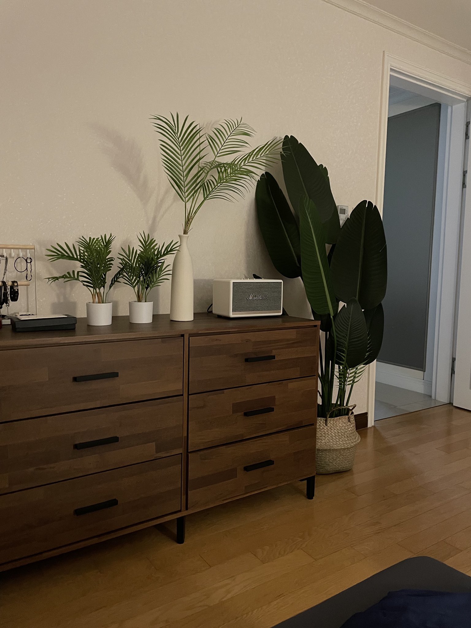 [잡담] 더보이즈 방 꾸민것 좀 봐ㅏ | 인스티즈