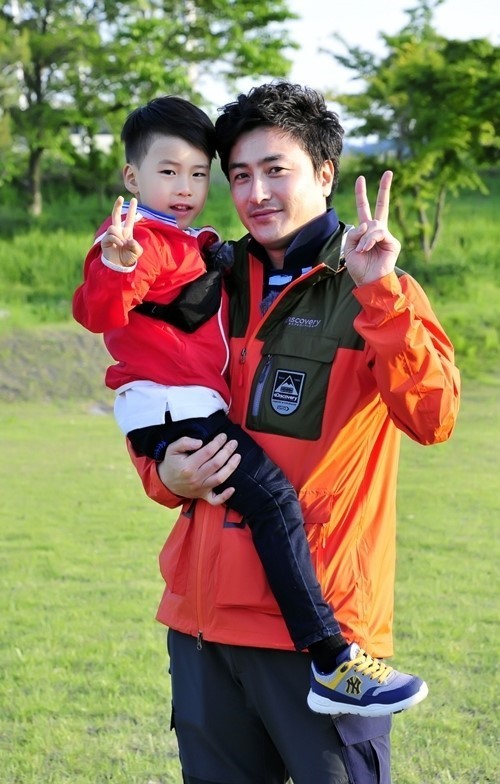 [잡담] 축구 국대 자녀들은 다 아빠 닮았어 | 인스티즈