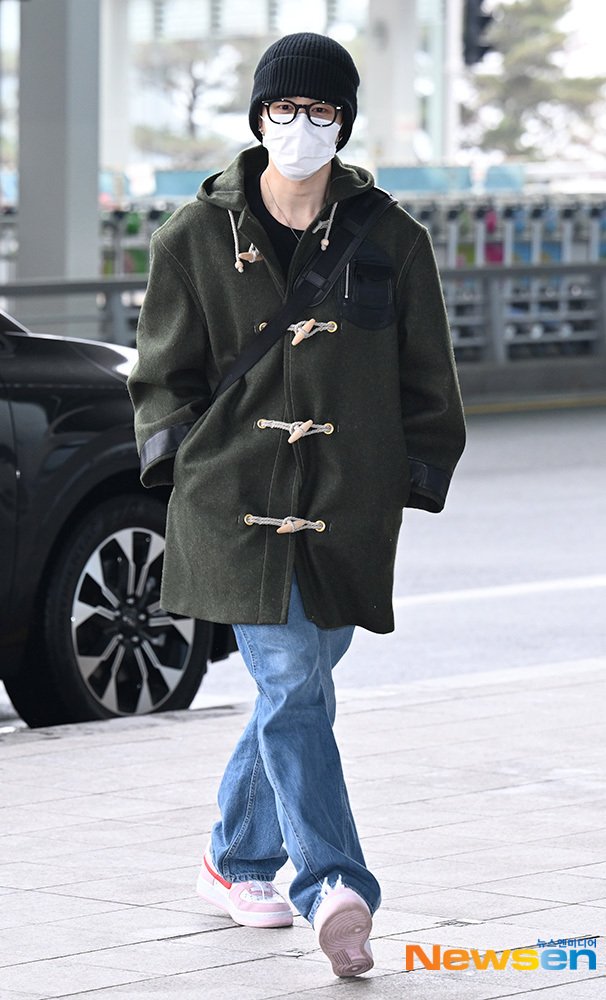 [잡담] 지민이 출국 겁나 귀엽넼ㅋㅋㅋㅋㅋㅋㅋ | 인스티즈