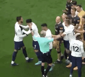 [잡담] 난 손흥민이 벤탕쿠르 말리는 짤이 젤 웃겨 | 인스티즈