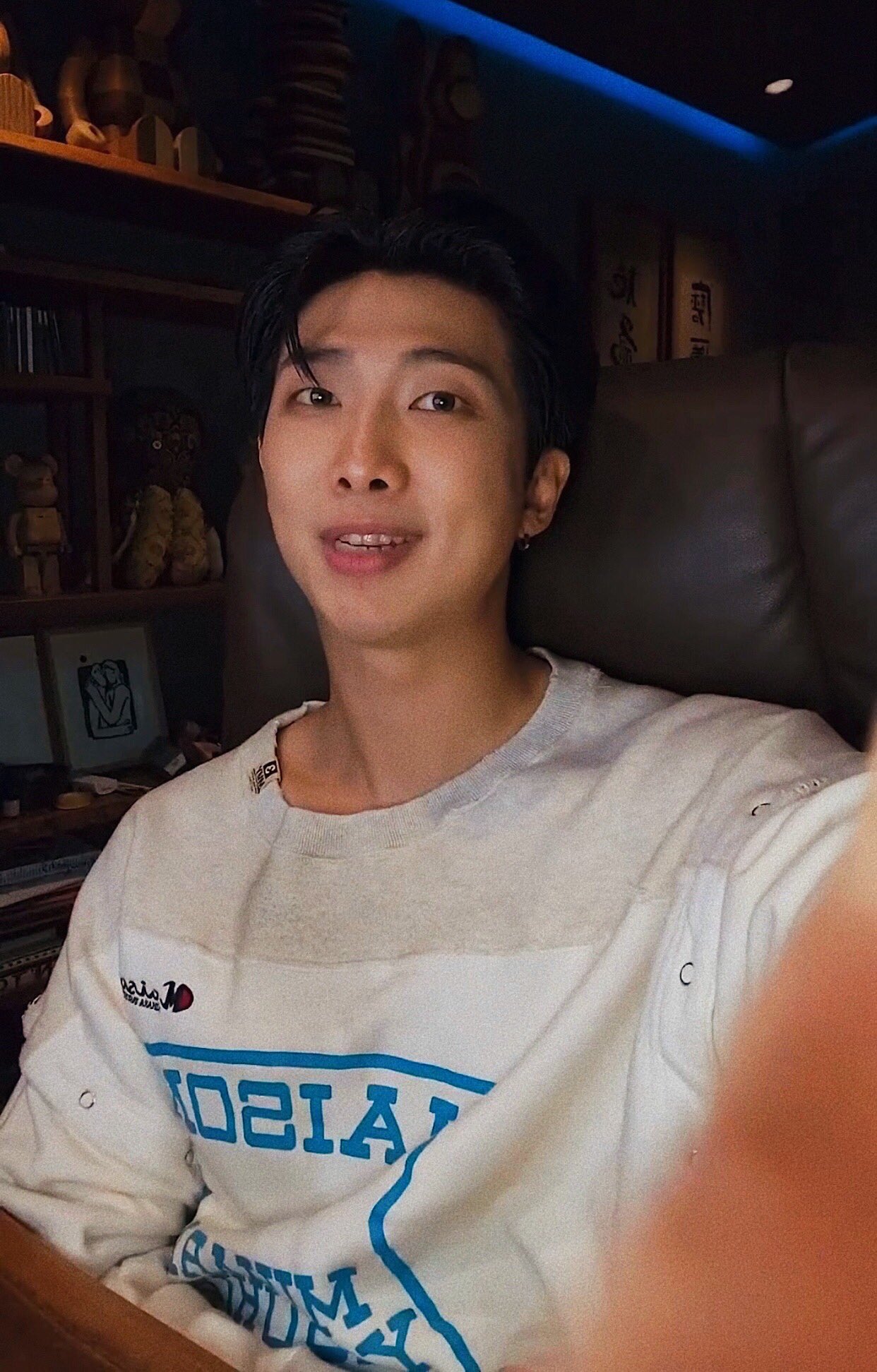 [잡담] 방탄 알엠 진짜 멋지게 생겼다는 말이 딱인 듯 | 인스티즈