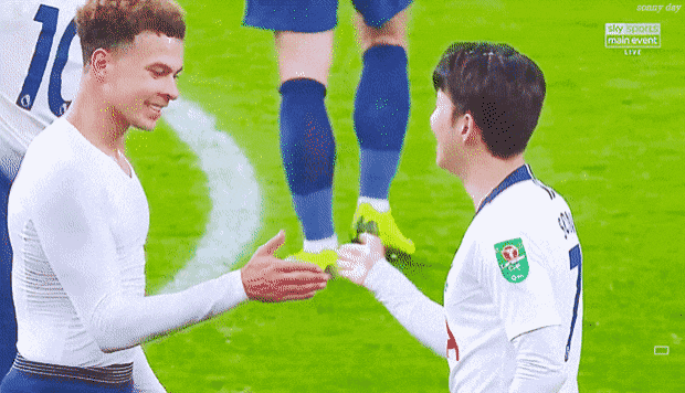 [잡담] ‼️‼️얘들아 여기 쏘니 옆에 선수 이름이 뭐야...?! | 인스티즈