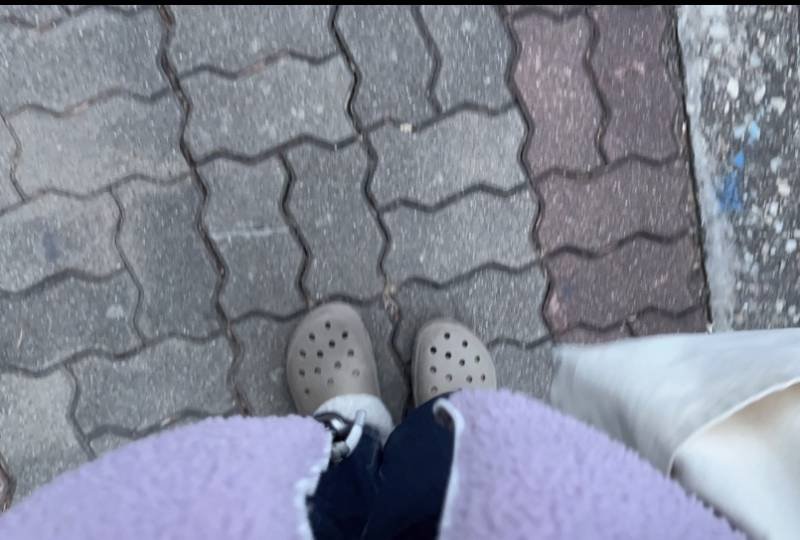 학교가는 쓰니인데 나 신발 갈아신고 갈까ㅠㅠ | 인스티즈